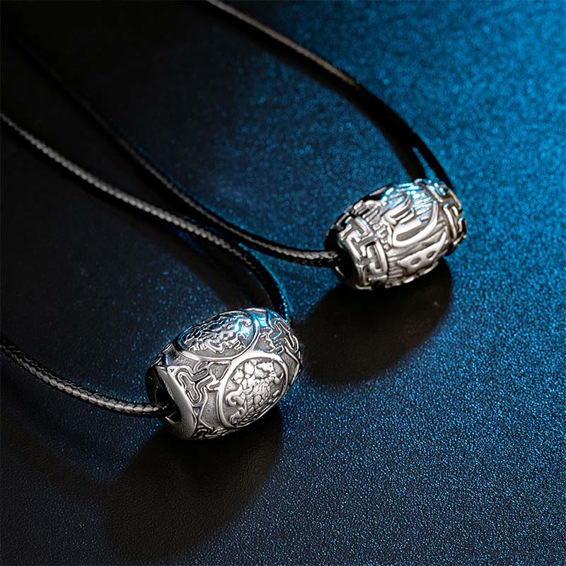 Halskette mit tibetischem Buddha Stones „Om Mani Padme Hum“ mit vier mythischen Tieren aus Titanstahl und Weisheitsanhänger