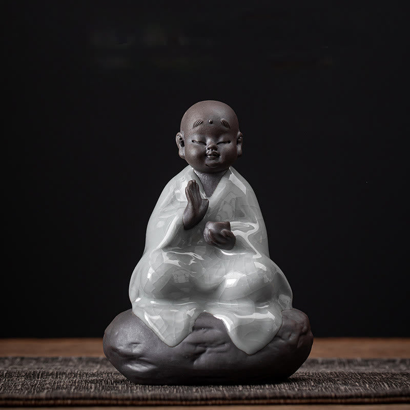 Buddha Stones ​​Kleine Zen Mönch Hut Sieb Keramik Tee Zubehör Figur Startseite Dekoration - Mönchsfigur mit Rissmuster, 9 x 12,2 cm - image 6