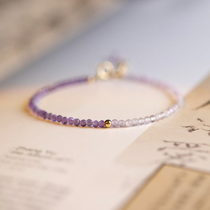 Armband „Inner Peace“ aus 14 Karat vergoldetem Kupfer mit Buddha Stones, 2,5 mm natürlicher Amethyst, ultradünn