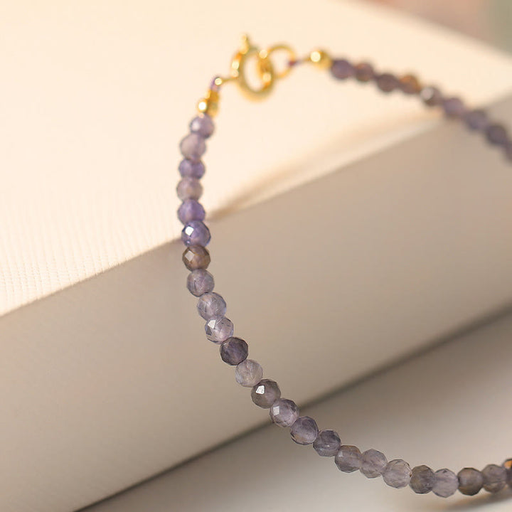Buddha Stones , 3 mm, Amethyst, Iolith, ultradünne Perlen, 14 Karat vergoldetes Kupfer-Kommunikationsarmband - image 2