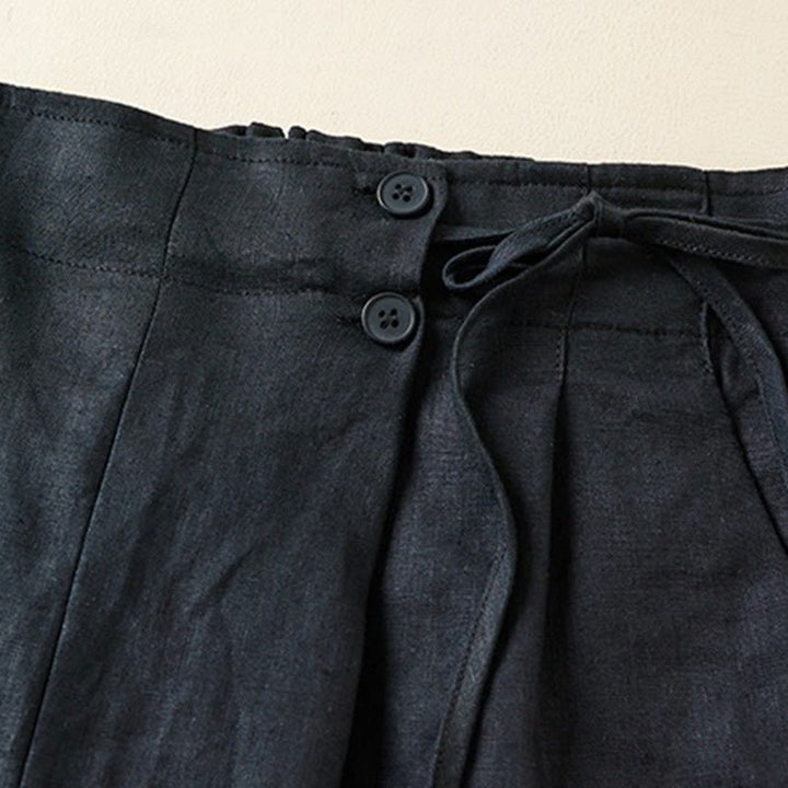 Buddha Stones - Einfarbige Shorts aus Baumwollleinen mit zwei Knöpfen und Schnürung und Taschen für Damen