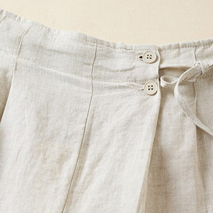 Buddha Stones - Einfarbige Shorts aus Baumwollleinen mit zwei Knöpfen und Schnürung und Taschen für Damen
