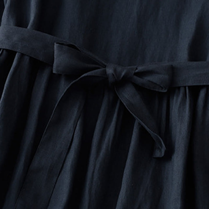 Buddha Stones – Lässiges, schlichtes Midikleid aus Baumwolle und Leinen mit Rundhalsausschnitt, Schnürung und halblangen Ärmeln und Taschen - image 6