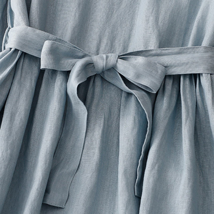 Buddha Stones – Lässiges, schlichtes Midikleid aus Baumwolle und Leinen mit Rundhalsausschnitt, Schnürung und halblangen Ärmeln und Taschen - image 10