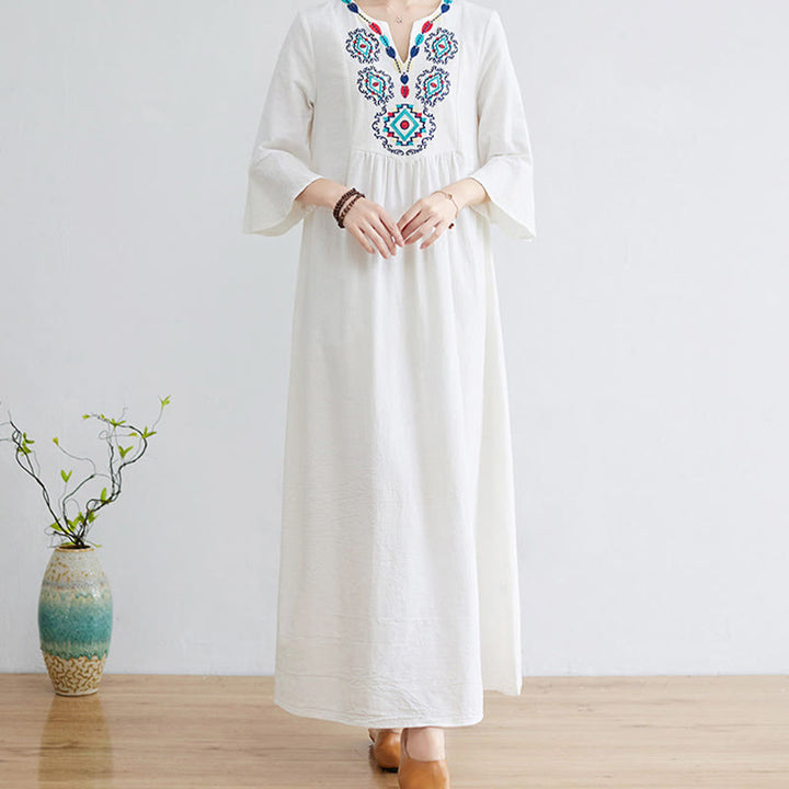 Buddha Stones – Lässiges Midikleid aus Baumwolle und Leinen mit besticktem Blumenmuster, V-Ausschnitt und Dreiviertelärmeln - image 3
