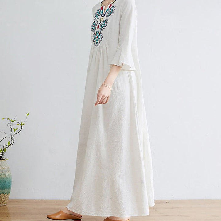 Buddha Stones – Lässiges Midikleid aus Baumwolle und Leinen mit besticktem Blumenmuster, V-Ausschnitt und Dreiviertelärmeln - image 5