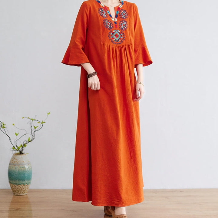 Buddha Stones – Lässiges Midikleid aus Baumwolle und Leinen mit besticktem Blumenmuster, V-Ausschnitt und Dreiviertelärmeln - image 11