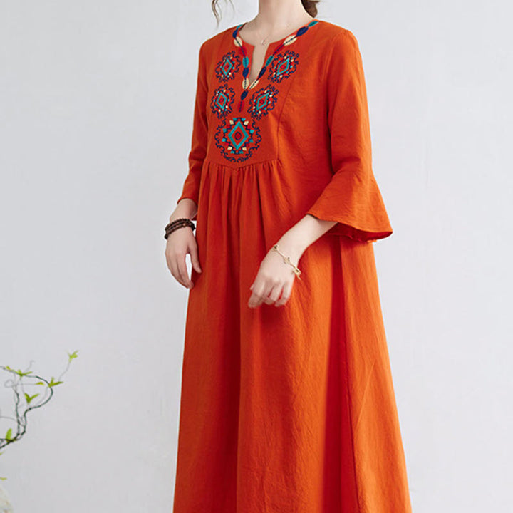 Buddha Stones – Lässiges Midikleid aus Baumwolle und Leinen mit besticktem Blumenmuster, V-Ausschnitt und Dreiviertelärmeln - image 13
