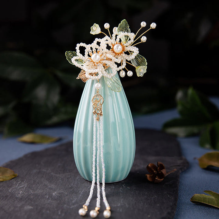 Haarspange mit Blumen- und Blattquaste im Retro-Stil von Buddha Stones