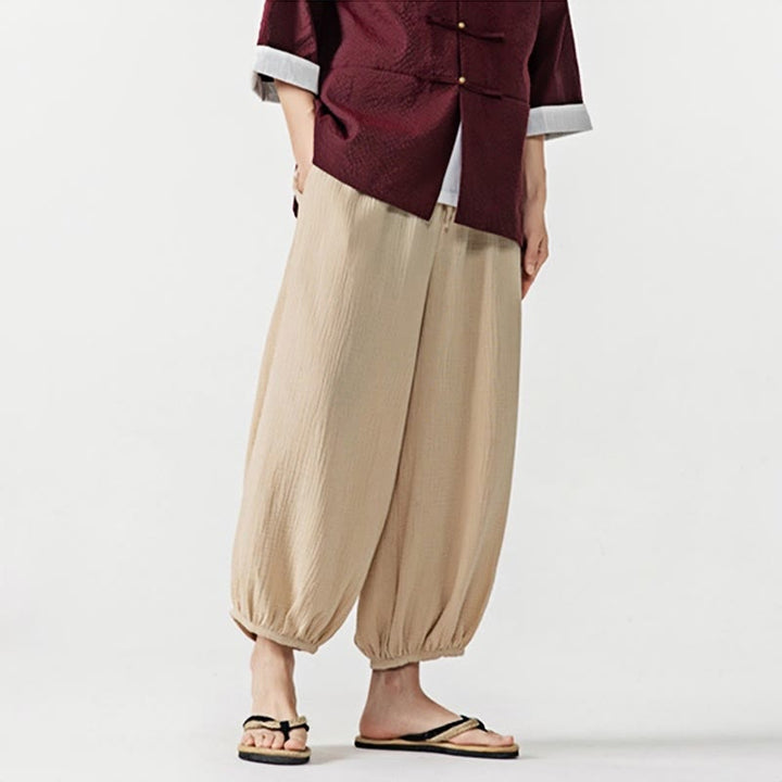 Weiche, einfarbige Herrenhose aus Baumwolle mit Kordelzug und Taschen von Buddha Stones