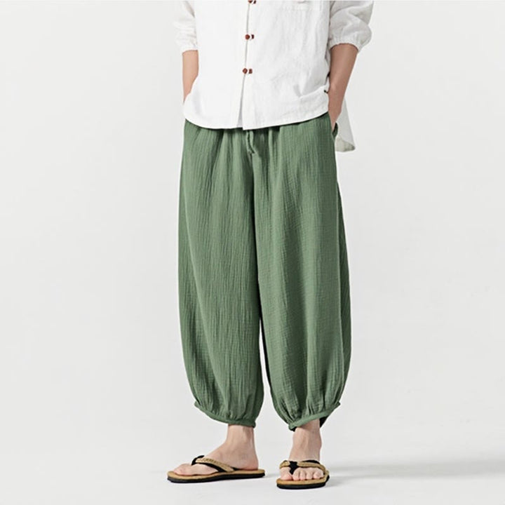 Weiche, einfarbige Herrenhose aus Baumwolle mit Kordelzug und Taschen von Buddha Stones - image 34