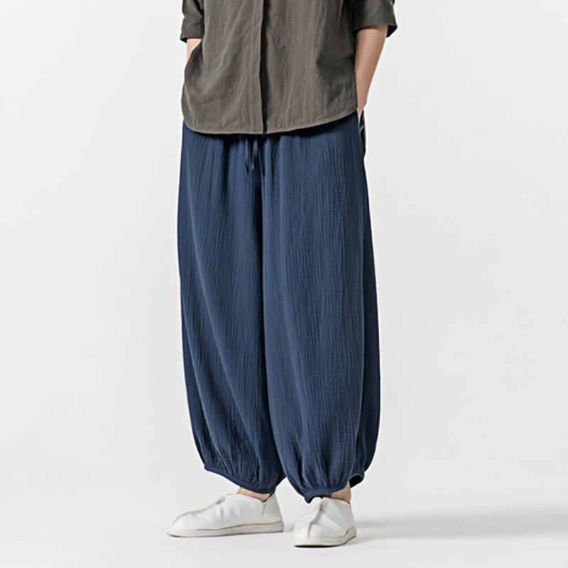 Weiche, einfarbige Herrenhose aus Baumwolle mit Kordelzug und Taschen von Buddha Stones