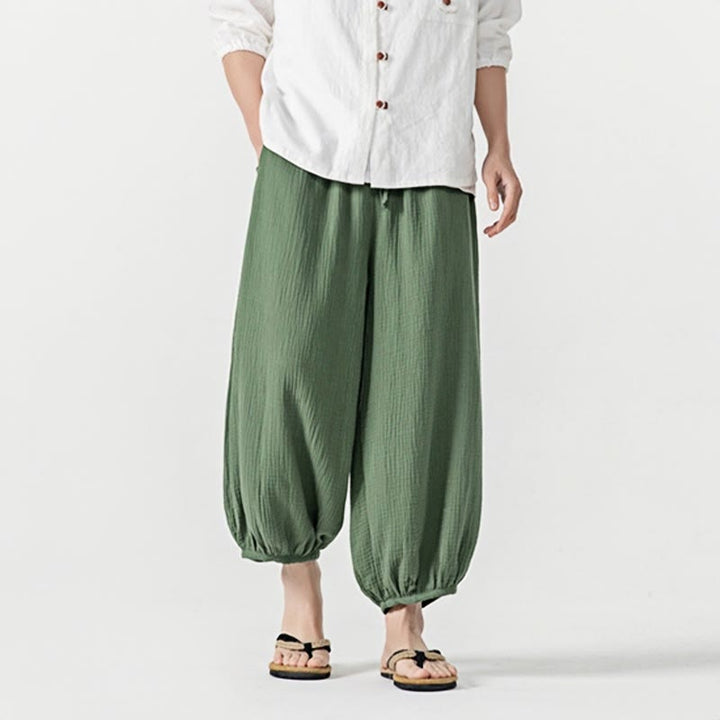 Weiche, einfarbige Herrenhose aus Baumwolle mit Kordelzug und Taschen von Buddha Stones - image 35