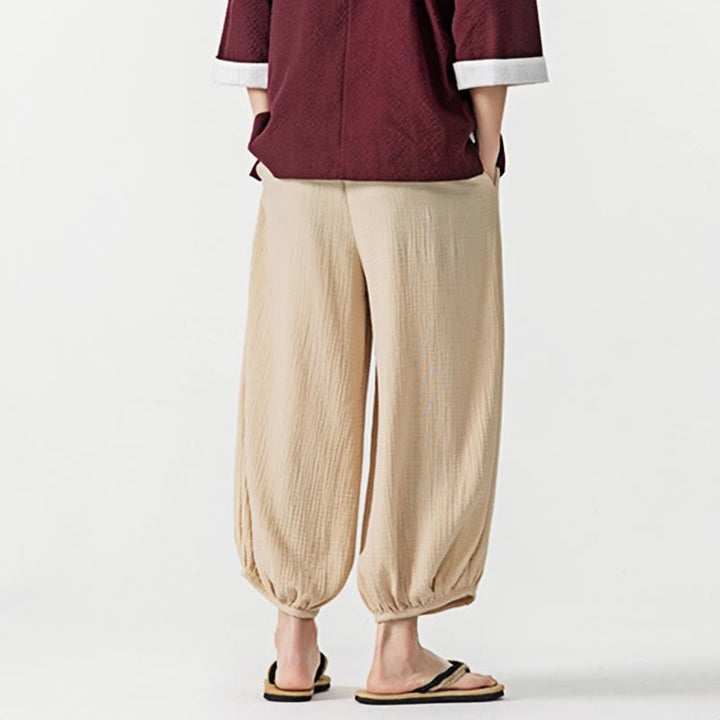 Weiche, einfarbige Herrenhose aus Baumwolle mit Kordelzug und Taschen von Buddha Stones