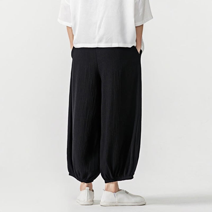 Weiche, einfarbige Herrenhose aus Baumwolle mit Kordelzug und Taschen von Buddha Stones - image 15