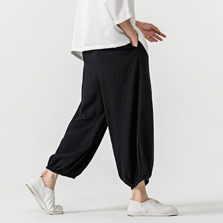 Weiche, einfarbige Herrenhose aus Baumwolle mit Kordelzug und Taschen von Buddha Stones - image 16