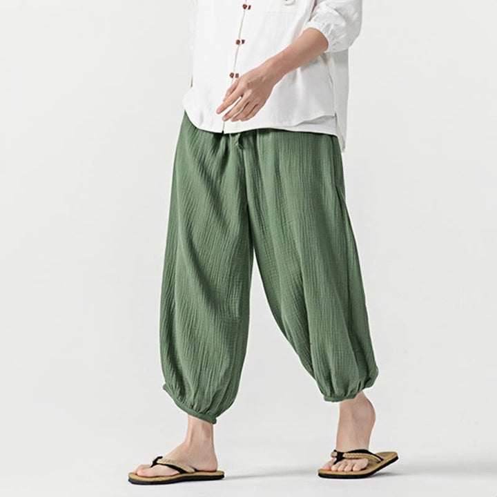 Weiche, einfarbige Herrenhose aus Baumwolle mit Kordelzug und Taschen von Buddha Stones - image 37
