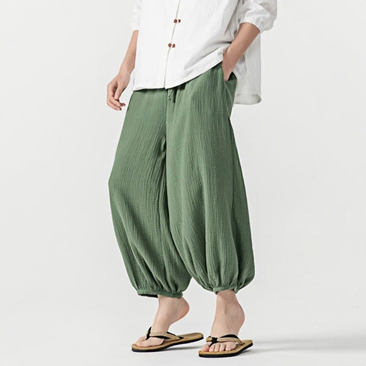 Weiche, einfarbige Herrenhose aus Baumwolle mit Kordelzug und Taschen von Buddha Stones - image 32