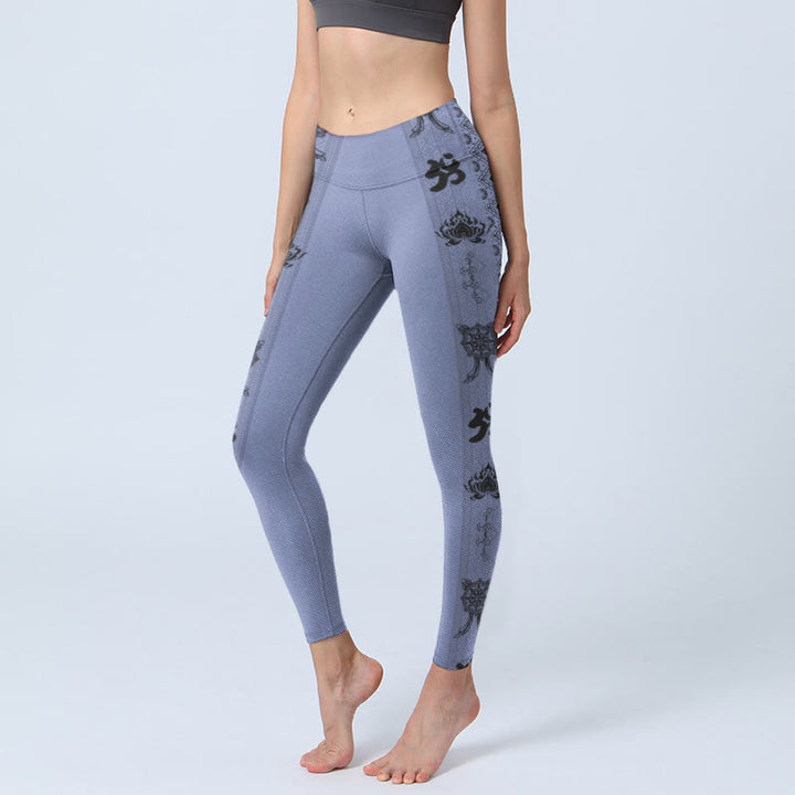 Buddha Stones, blaue Nähte, Sanskrit-Wort „Om“, Lotus-Musterdruck, Gym-Leggings für Damen, Yoga-Hose - SteelBlue - US18, UK/AU22, EU50 (4XL) - image 0