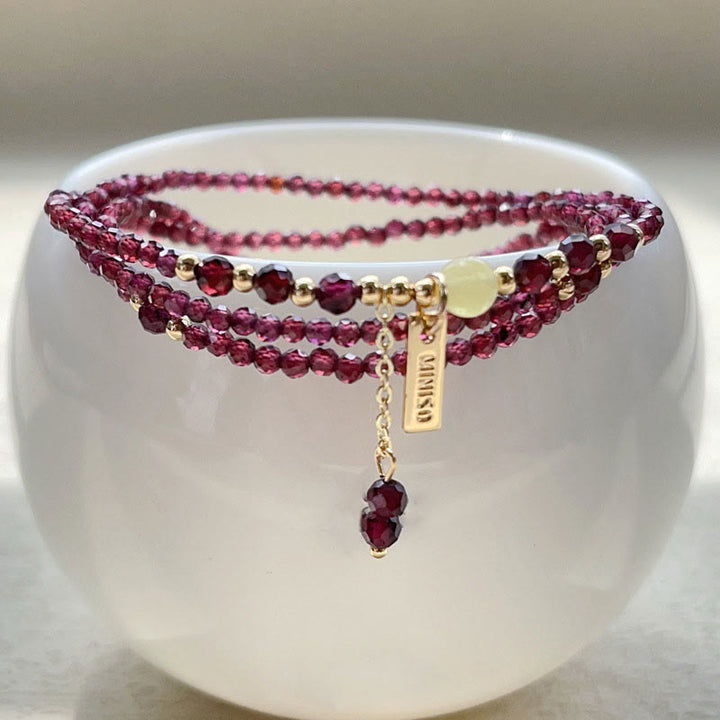 Buddha Stones Kleines Naturgranat-Passionsarmband mit dreifacher Wicklung
