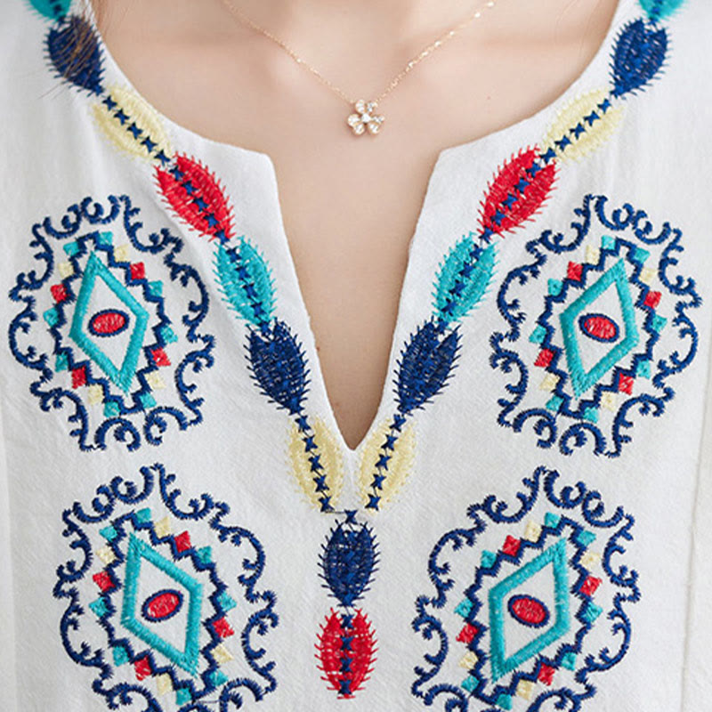 Loses, schlichtes Maxikleid aus Baumwolle und Leinen mit Buddha Stones und ethnischer Stickerei und Blumenmuster, Dreiviertelärmel - image 5