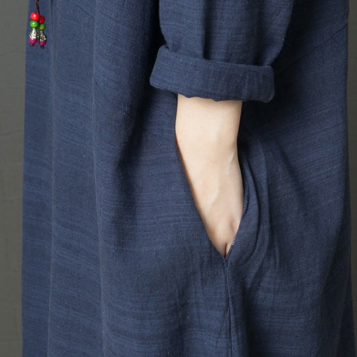 Buddha Stones – Lässiges, gestreiftes, langärmliges Midikleid aus Baumwollleinen mit Taschen - image 4