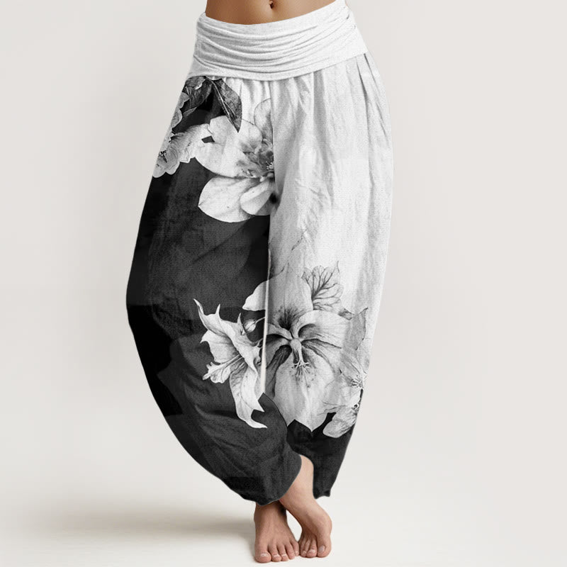 Haremshose aus Baumwolle mit Buddha Stones und Kamelienmuster sowie elastischem Bund für Damen - Weißer Rauch - US22, UK/AU26, EU54 (6XL) - image 0