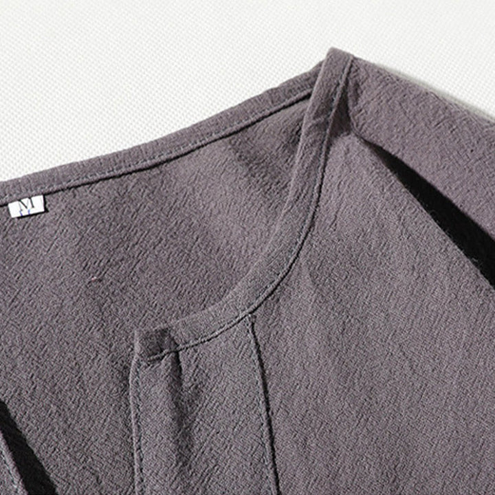 Buddha Stones 2-teiliges schlichtes T-Shirt mit gekerbtem Kragen und Shorts mit weitem Bein und Taschen aus Baumwollleinen für Herren
