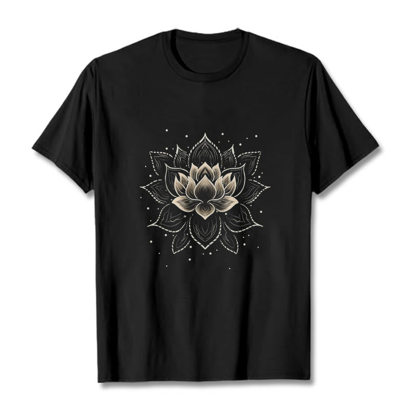 Buddha Stones ​​Goldene Lotus Blume Design T T-shirt - Schwarz - 2XL - image 1