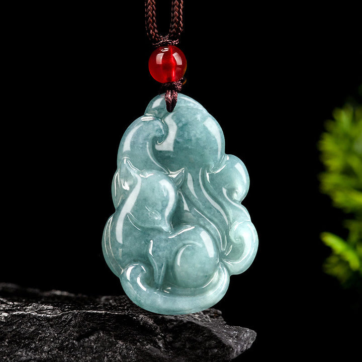 Buddha Stones Halskette mit Anhänger aus natürlicher grüner Jade mit neunschwänzigem Fuchs und Fee
