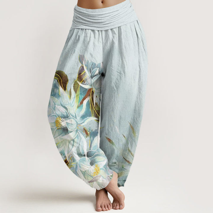 Haremshose aus Baumwolle mit Buddha Stones und Epiphyllum-Blumenmuster sowie elastischem Bund für Damen - Hellcyan - US22, UK/AU26, EU54 (6XL) - image 0