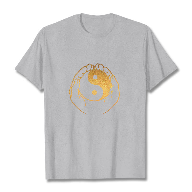 Buddha Stones ​​Hände halten eine goldene Yin Yang T-shirt - Hellgrau - 2XL - image 11