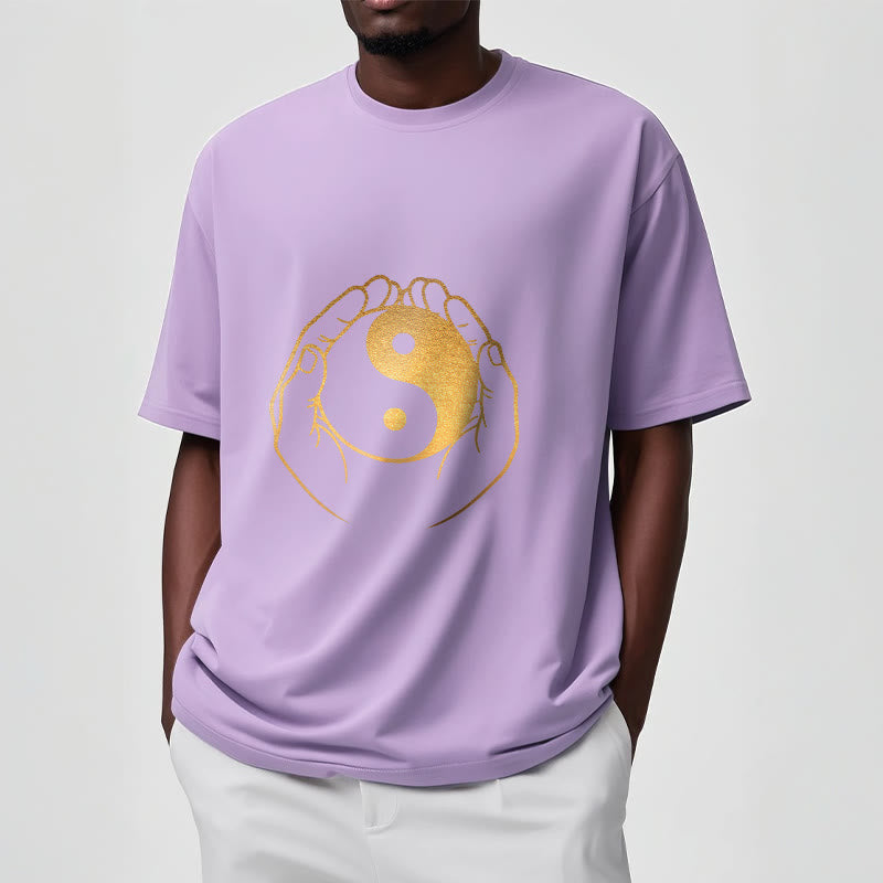 Buddha Stones ​​Hände halten eine goldene Yin Yang T-shirt - image 20