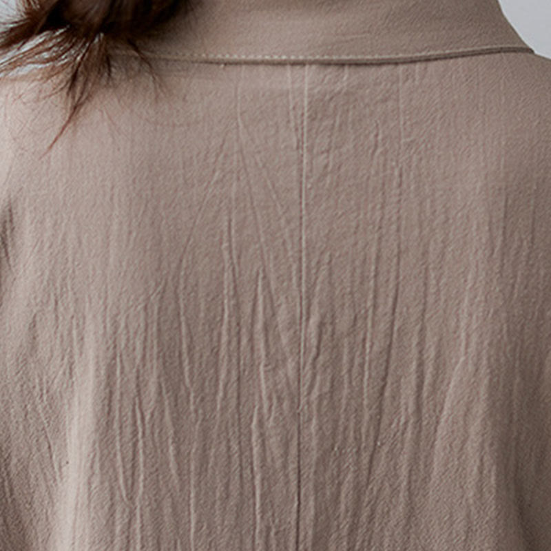 Buddha Stones – Lässiges, schlichtes Midikleid aus Baumwolle und Leinen mit seitlicher Schnürung und Revers, kurzärmelig - image 7