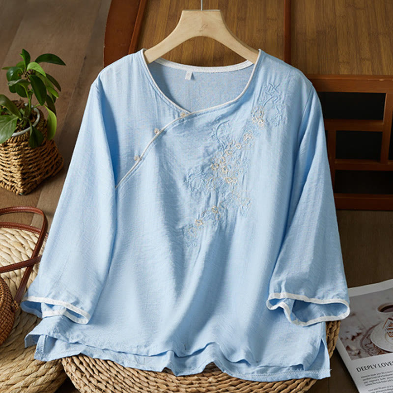 Buddha Stones Lässiges Damen-Blumenstickmuster mit Froschknopf, schrägem Kragendesign, Dreiviertelärmeln, Baumwoll-Leinen-Hemd - Hellblau - US12, UK/AU16, EU44 (3XL) - image 12