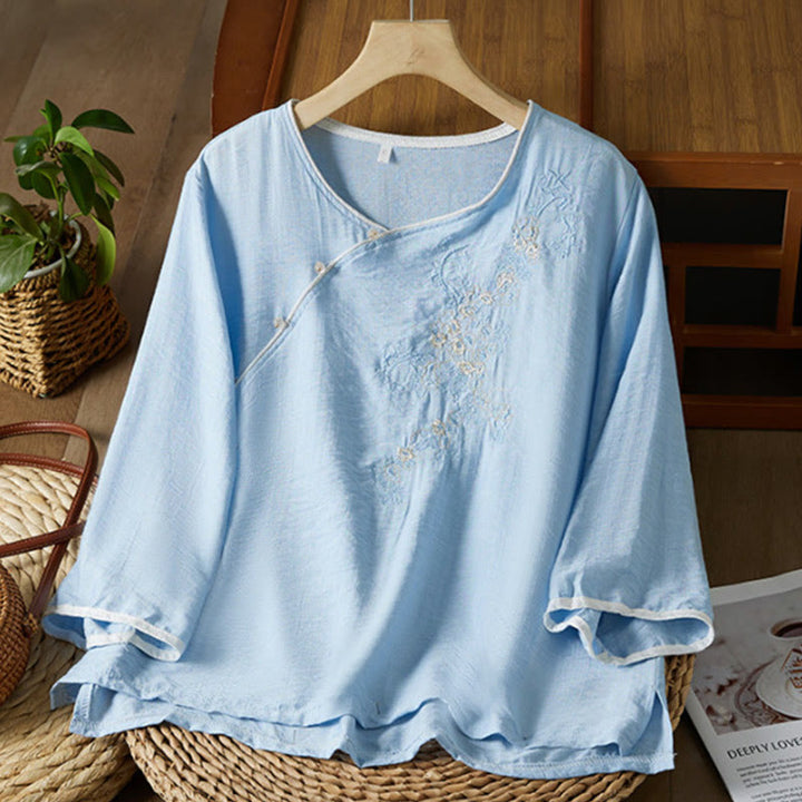 Buddha Stones Lässiges Damen-Blumenstickmuster mit Froschknopf, schrägem Kragendesign, Dreiviertelärmeln, Baumwoll-Leinen-Hemd - Hellblau - US12, UK/AU16, EU44 (3XL) - image 12