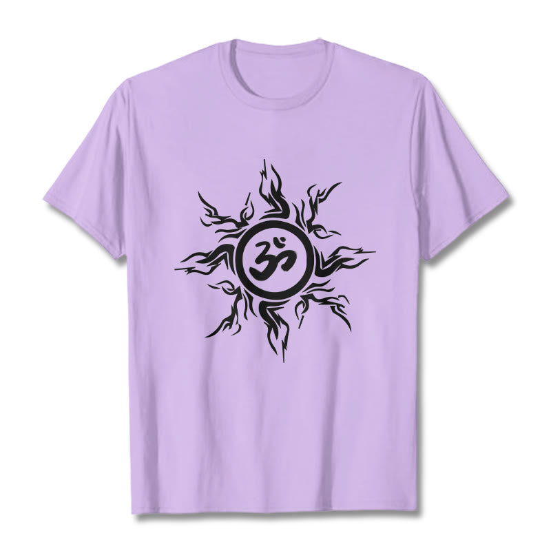 Buddha Stones, Sunburst-Muster, das ein Om-Symbol-Muster umgibt, Baumwoll-T-Shirt - Pflaume - 2XL - image 16