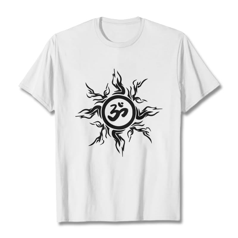 Buddha Stones, Sunburst-Muster, das ein Om-Symbol-Muster umgibt, Baumwoll-T-Shirt - Weiß - 2XL - image 0