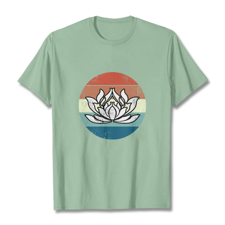 T-Shirt mit Buddha Stones und blühendem Lotus, buntes Streifenmuster, Baumwolle - Blassgrün - 2XL - image 15
