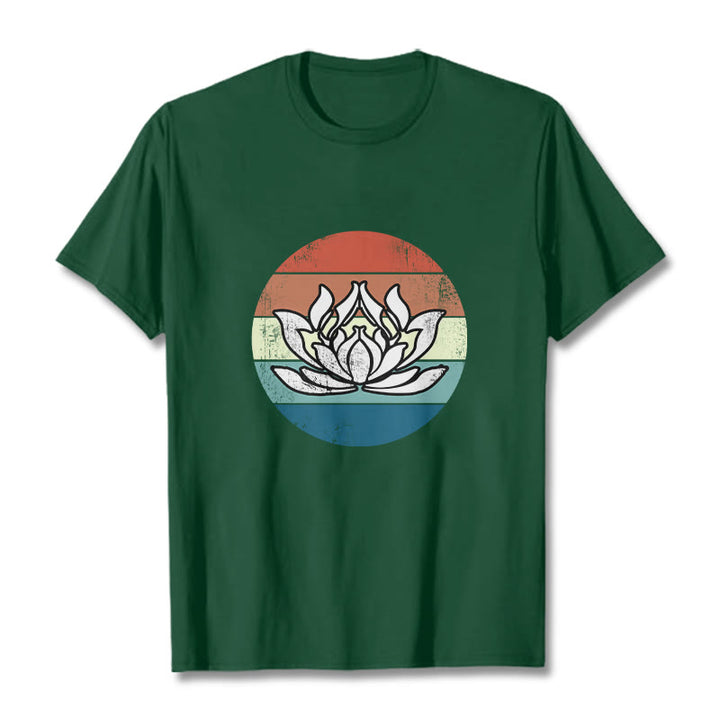 T-Shirt mit Buddha Stones und blühendem Lotus, buntes Streifenmuster, Baumwolle - Waldgrün - 2XL - image 10