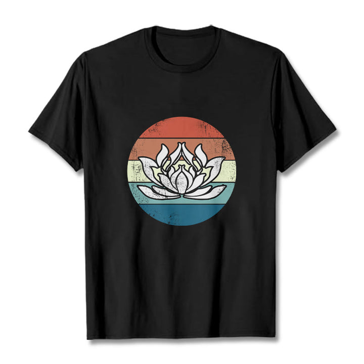 T-Shirt mit Buddha Stones und blühendem Lotus, buntes Streifenmuster, Baumwolle - Schwarz - 2XL - image 0