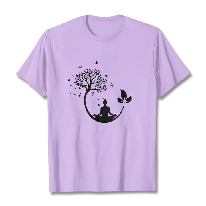 Buddha Stones Buddha meditiert in einem Baummuster Baumwoll-T-Shirt - Pflaume - 2XL - image 17