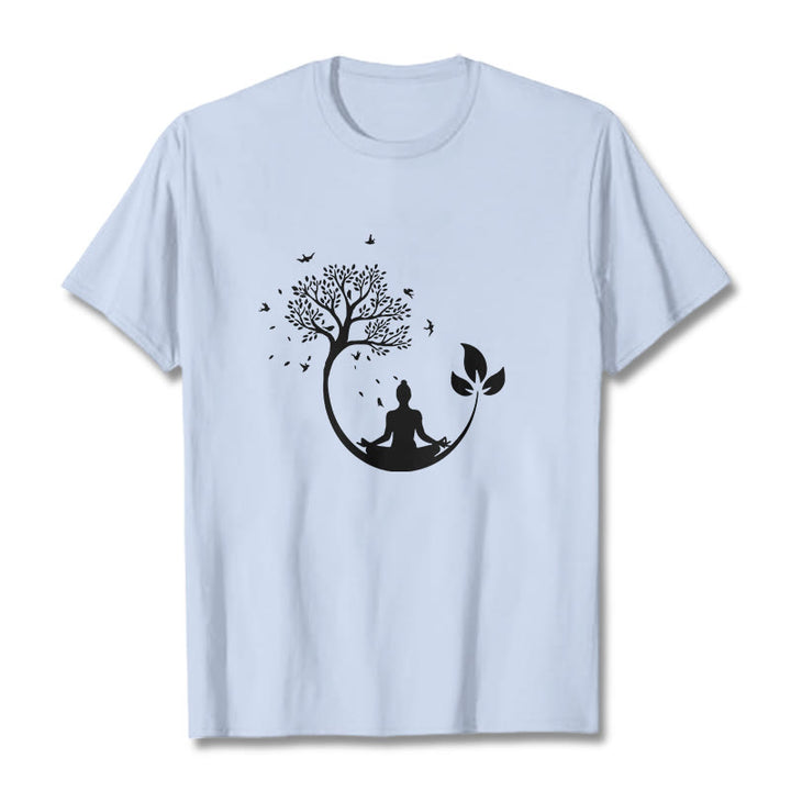 Buddha Stones Buddha meditiert in einem Baummuster Baumwoll-T-Shirt - Hellcyan - 2XL - image 18