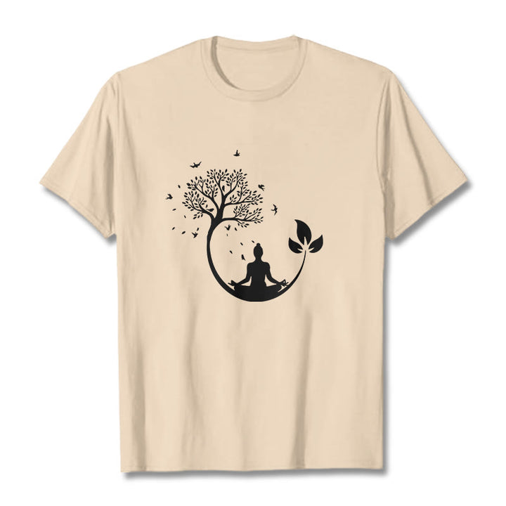 Buddha Stones Buddha meditiert in einem Baummuster Baumwoll-T-Shirt - Biskuit - 2XL - image 8