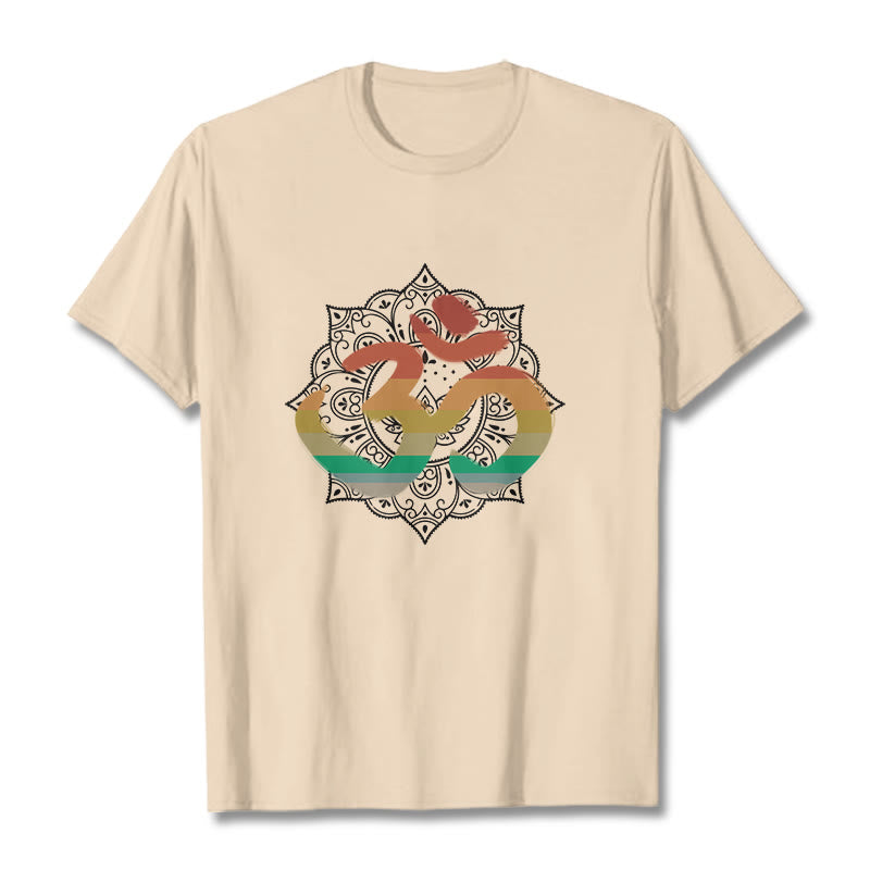 Buddha Stones Farbverlaufsfarbenes Om Sanskrit Mandala Hintergrundmuster Baumwoll-T-Shirt - Biskuit - 2XL - image 10