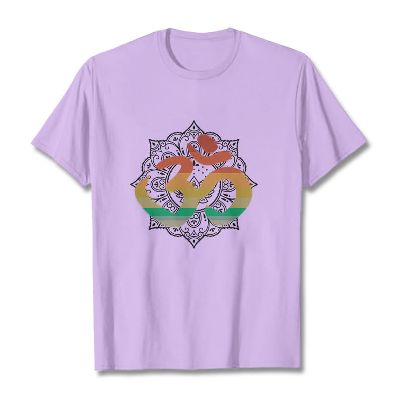 Buddha Stones Farbverlaufsfarbenes Om Sanskrit Mandala Hintergrundmuster Baumwoll-T-Shirt - Pflaume - 2XL - image 17