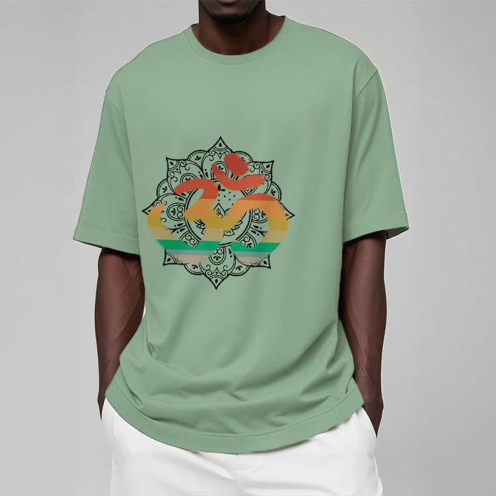 Buddha Stones Farbverlaufsfarbenes Om Sanskrit Mandala Hintergrundmuster Baumwoll-T-Shirt - image 15