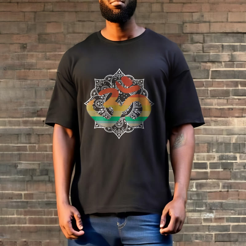 Buddha Stones Farbverlaufsfarbenes Om Sanskrit Mandala Hintergrundmuster Baumwoll-T-Shirt - image 9