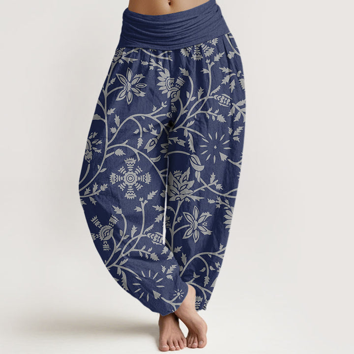 Lässige Haremshose aus Baumwolle mit Buddha Stones und Blumenmuster sowie fließenden Ranken. - Marine - US22, UK/AU26, EU54 (6XL) - image 0