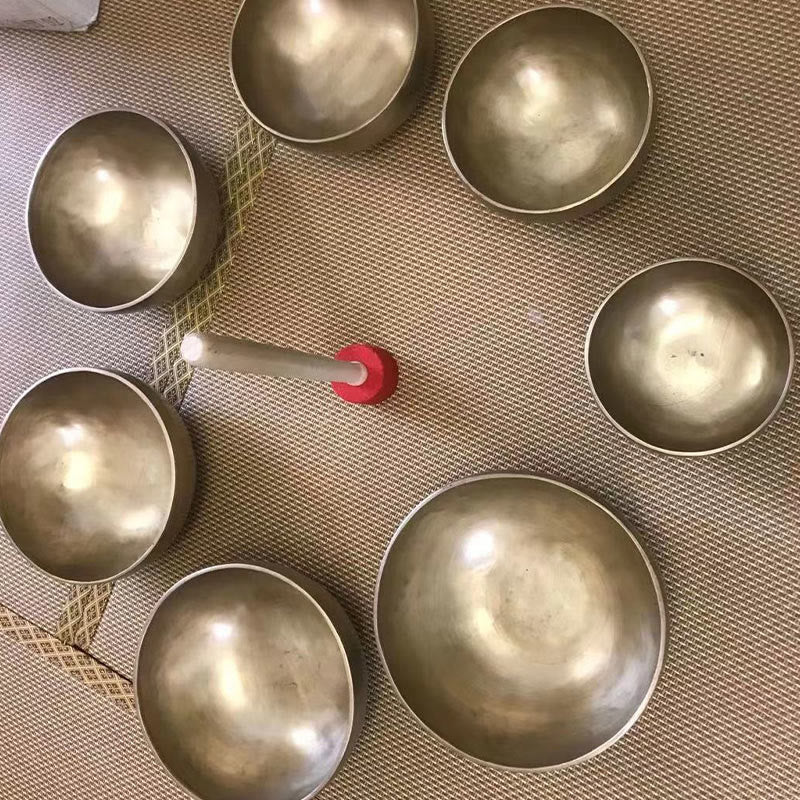 Buddha Stones Handgefertigtes nepalesisches Klangschalen-Set aus Gold – schlichtes Design für Heilung und Meditation - image 23